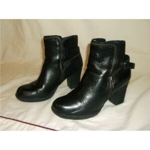 Born Crown Black Slip On Pebbled Leather Ankle Boots With Zippers Size 7.5 M
